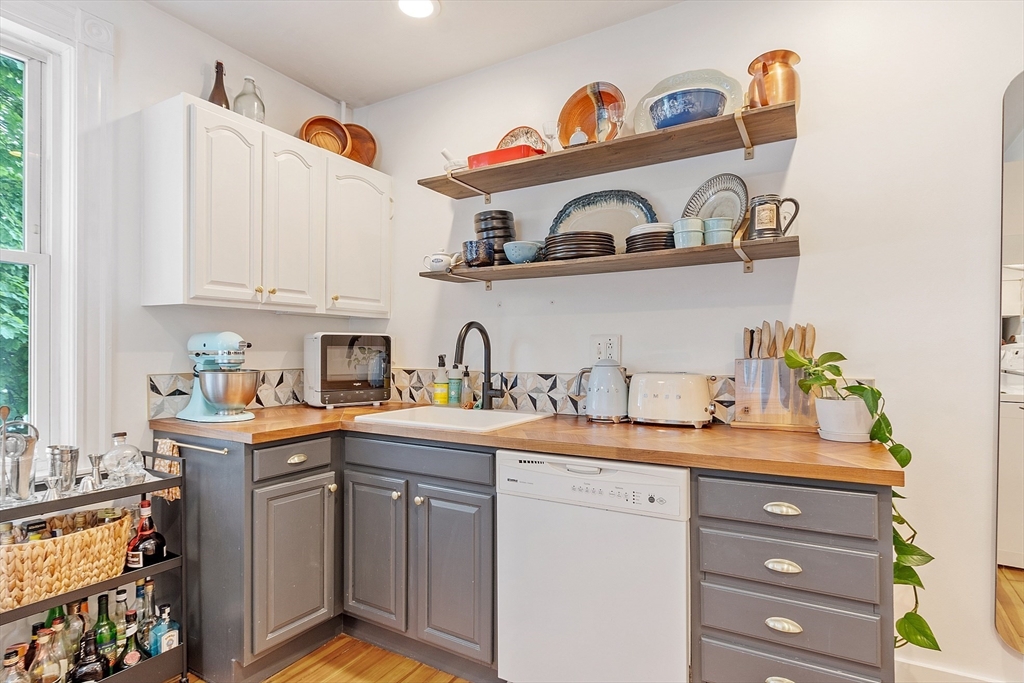 401 Cabot St, Beverly