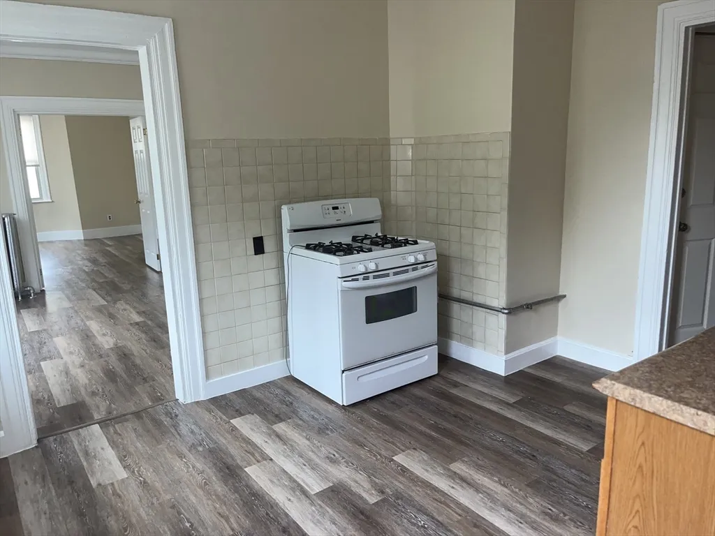 194-1/2 Lexington St, East Boston