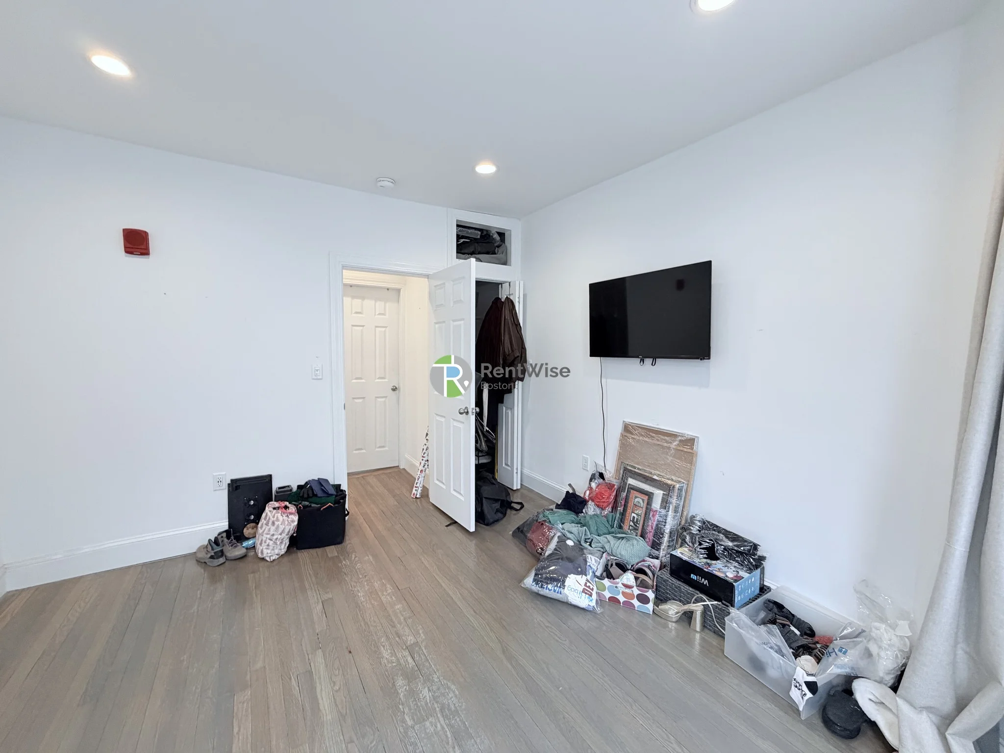 19 Peterborough St, Fenway