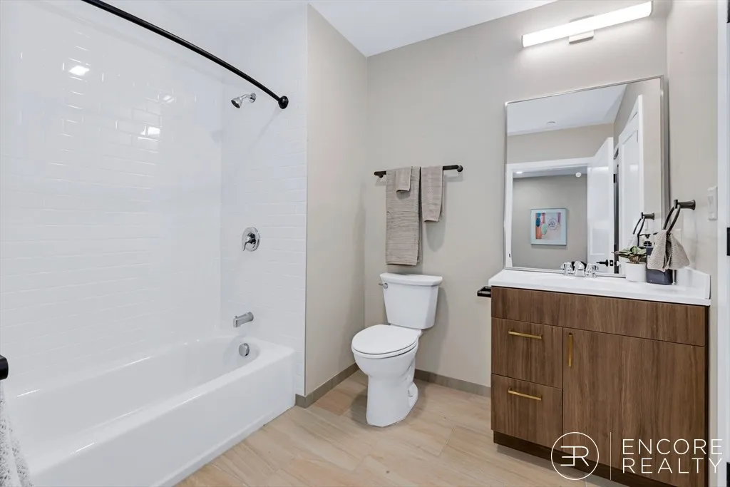 375 Cummins Highway, Roslindale