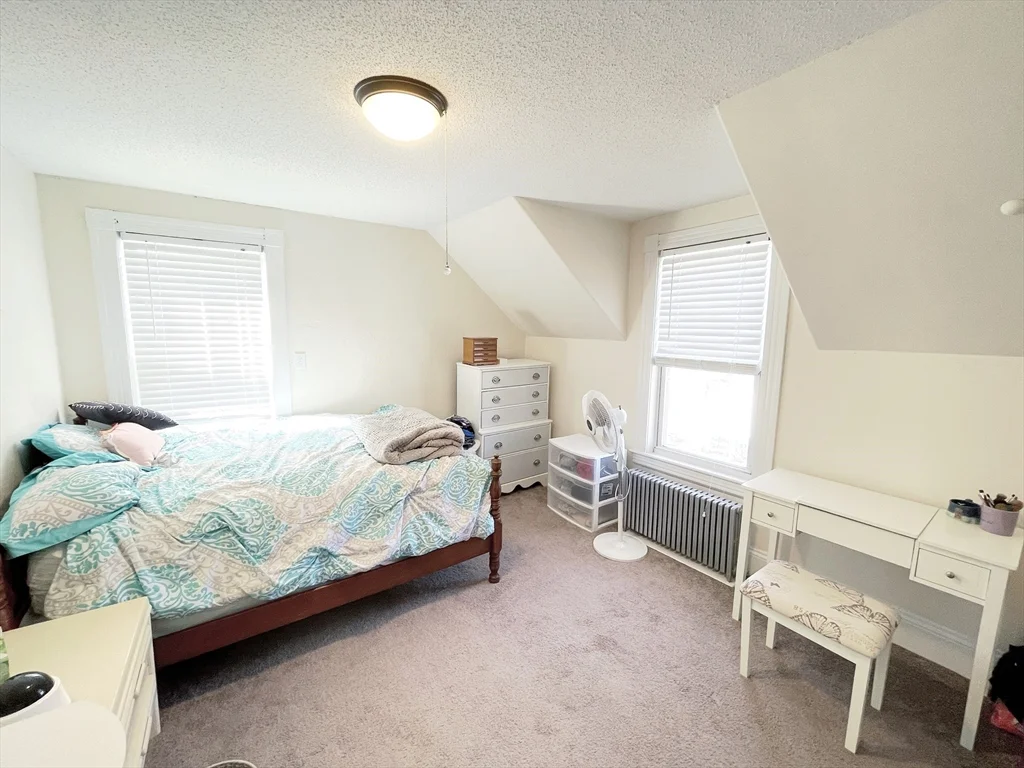 51 Jenness St, Lowell