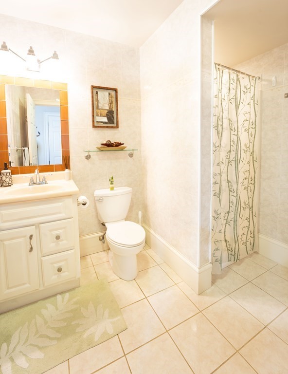 15 Downer Ct, Dorchester