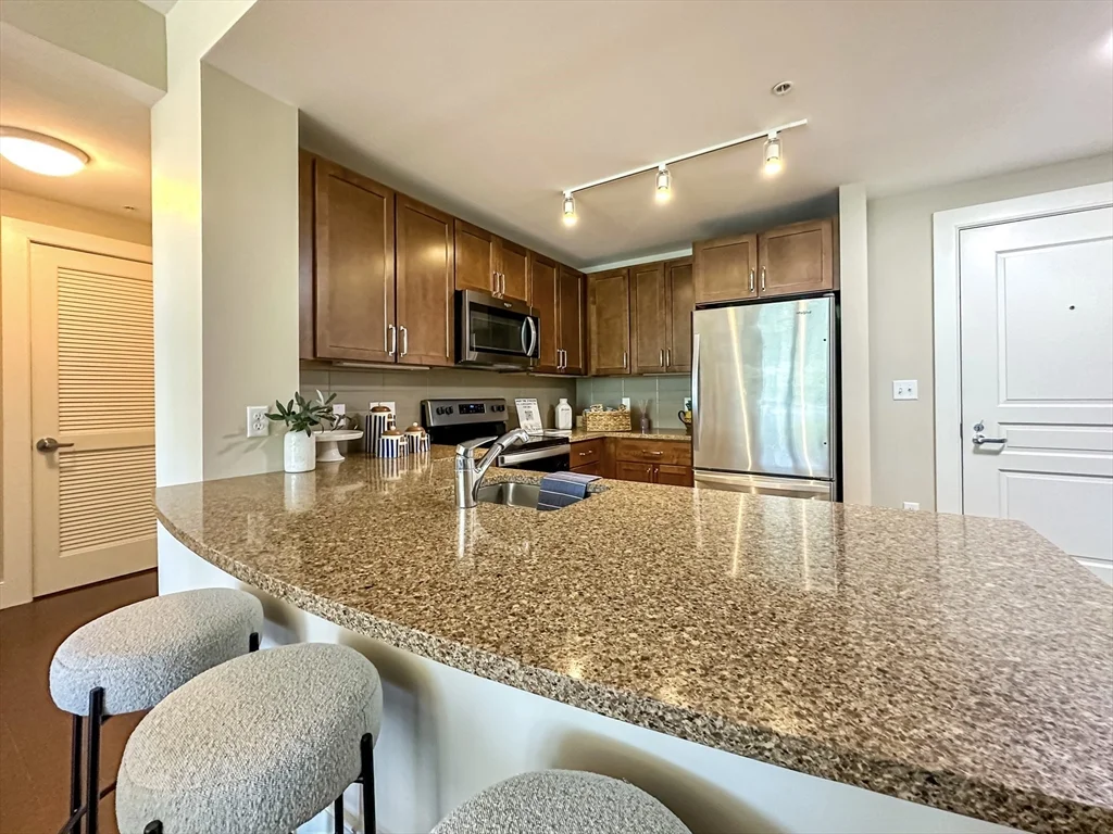 25 Stonehaven Dr, Weymouth