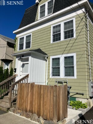 83 Moreland St, Winter Hill