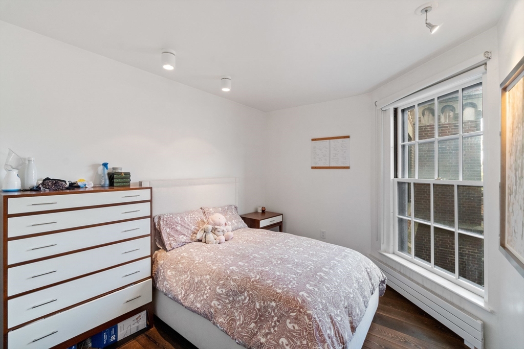 988 Memorial Dr, Harvard Square