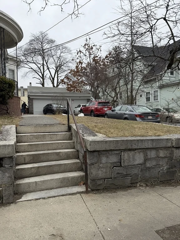 229 Jackson St, Lawrence