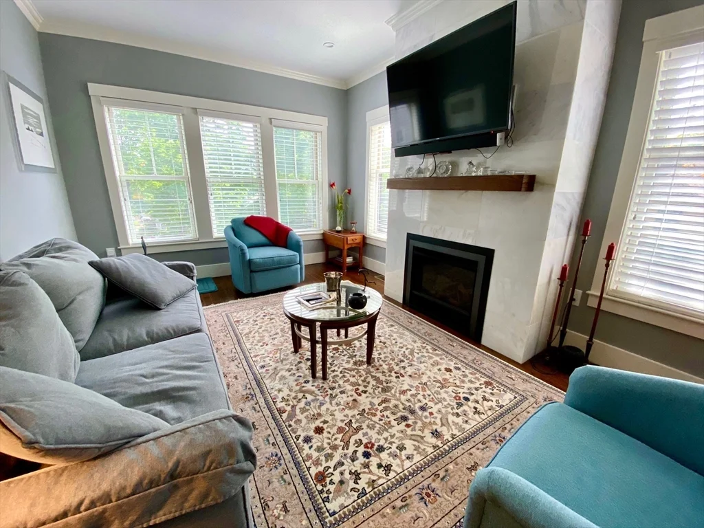 49 Cottage St, Newton Upper Falls