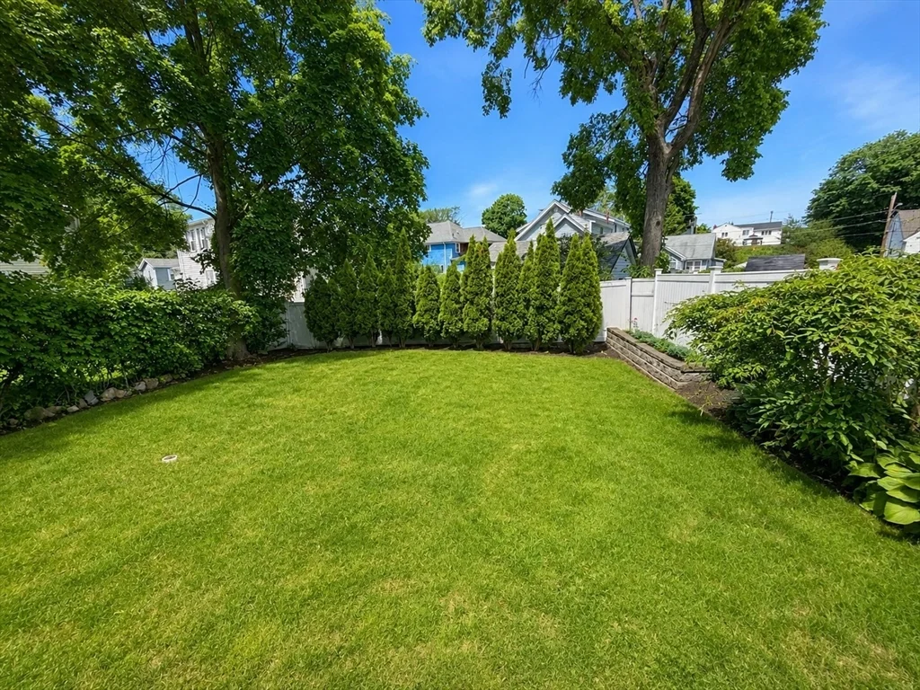 28 Park Ave, Medford