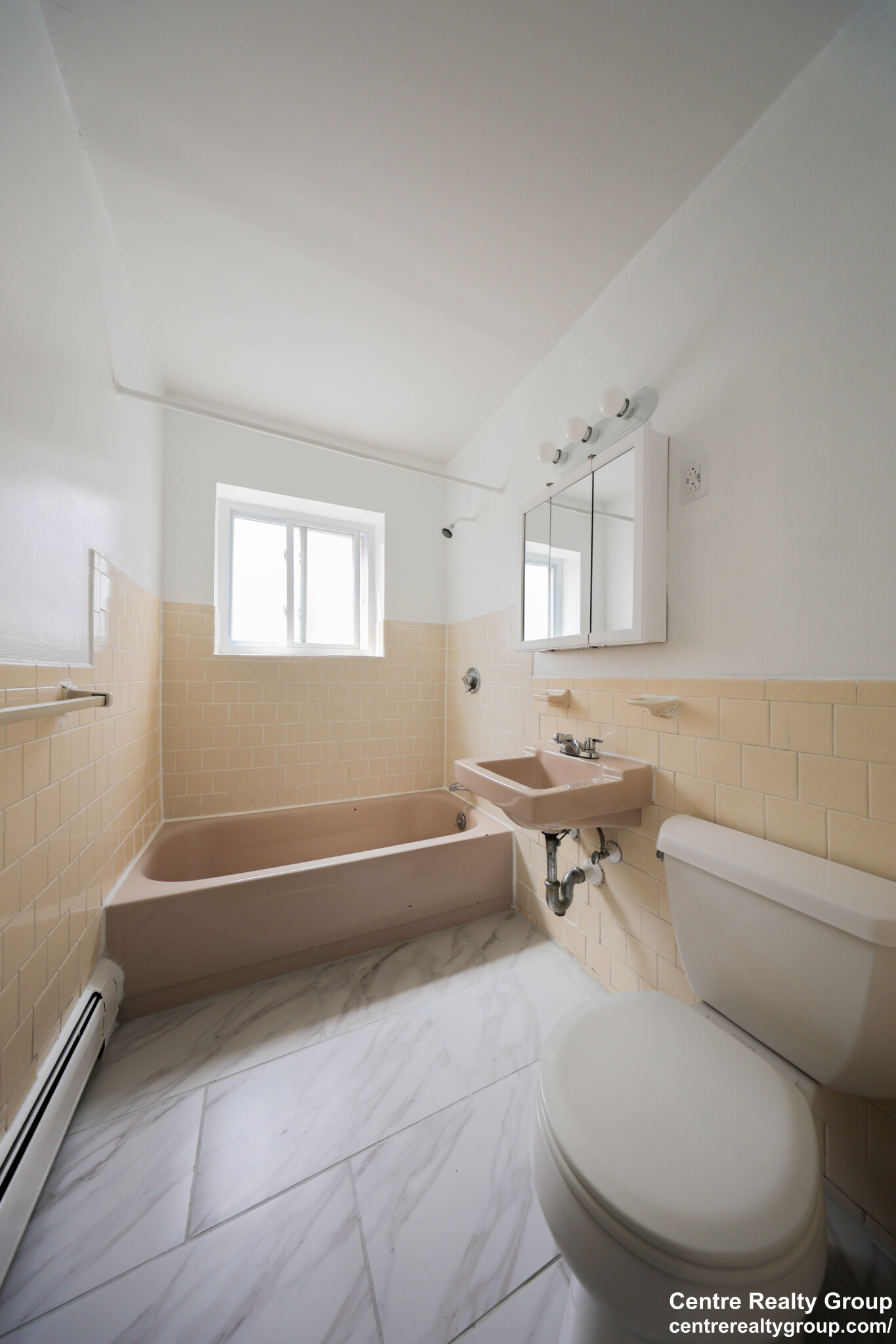 35 Westgate Rd, Chestnut Hill