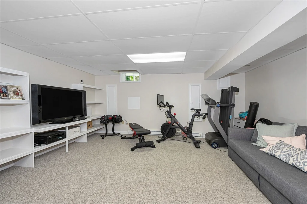 4 Nashoba Dr, Chelmsford