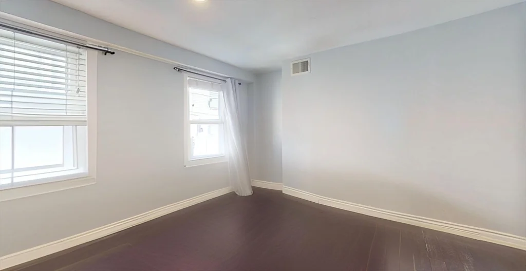 215 Bolton, South Boston