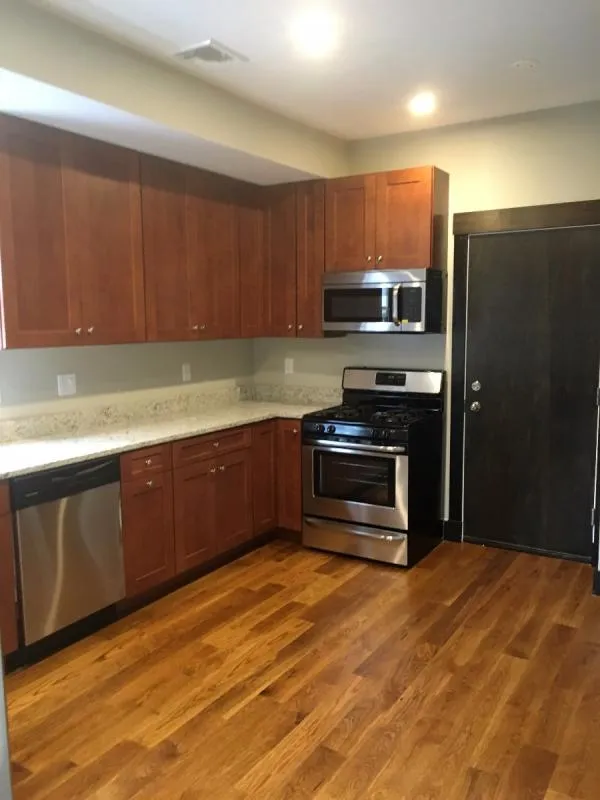46 Creighton St, Jamaica Plain