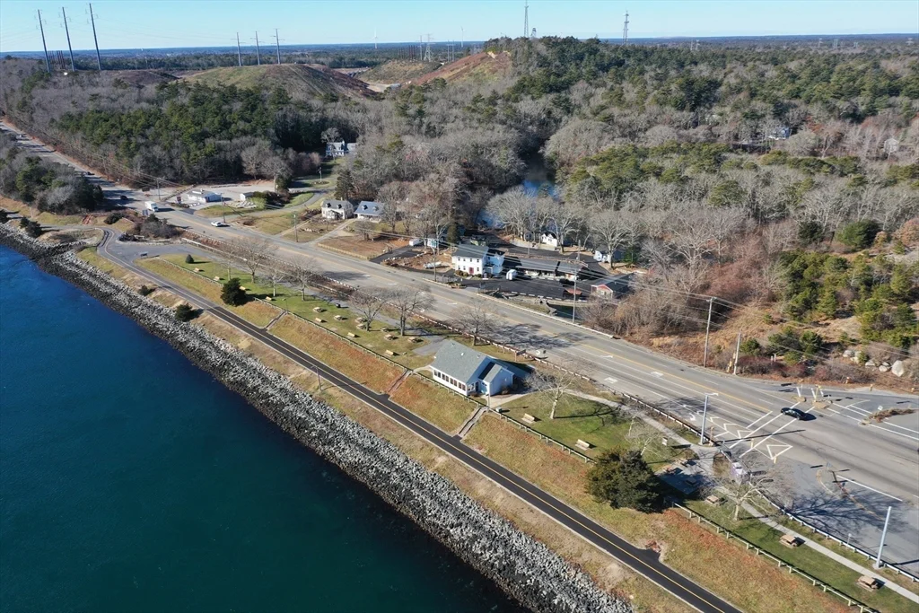 825 Scenic Hwy, Bourne