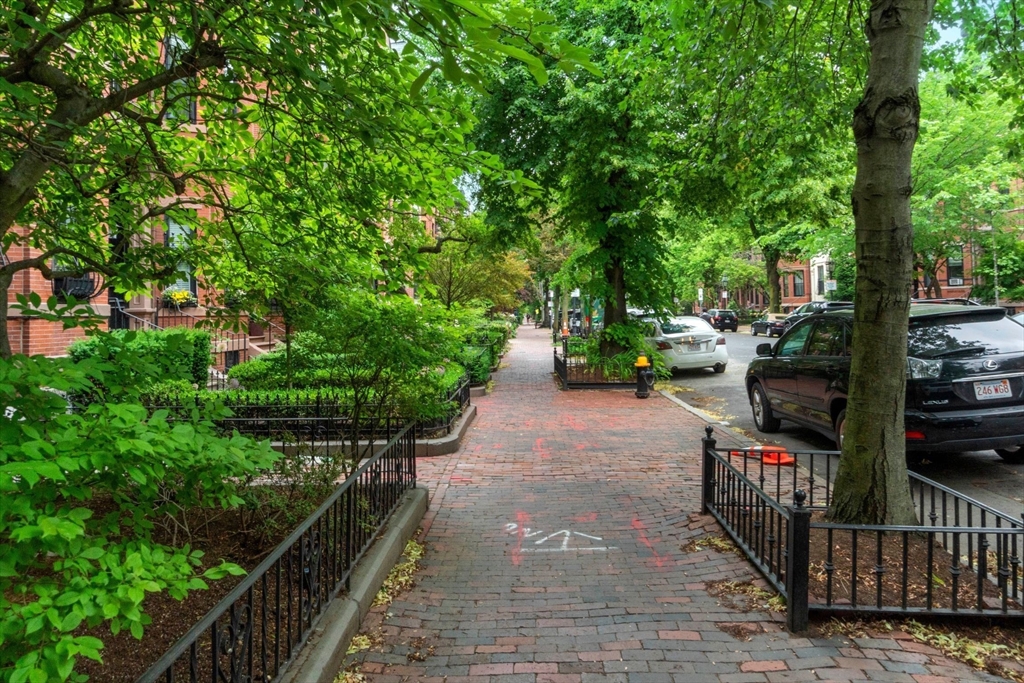 319 Marlborough St, Back Bay