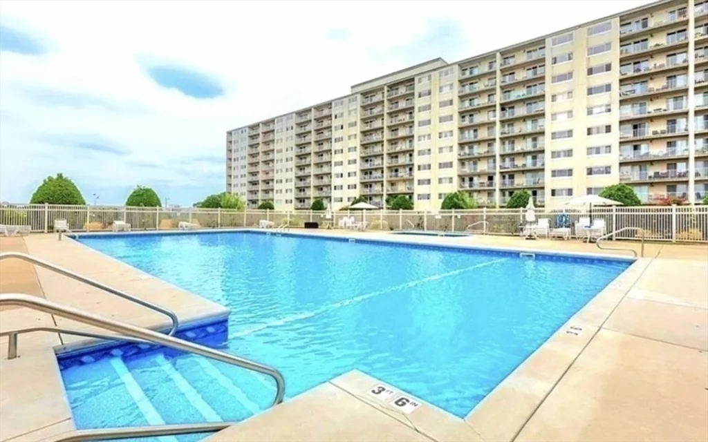 100 Cove Way, Quincy