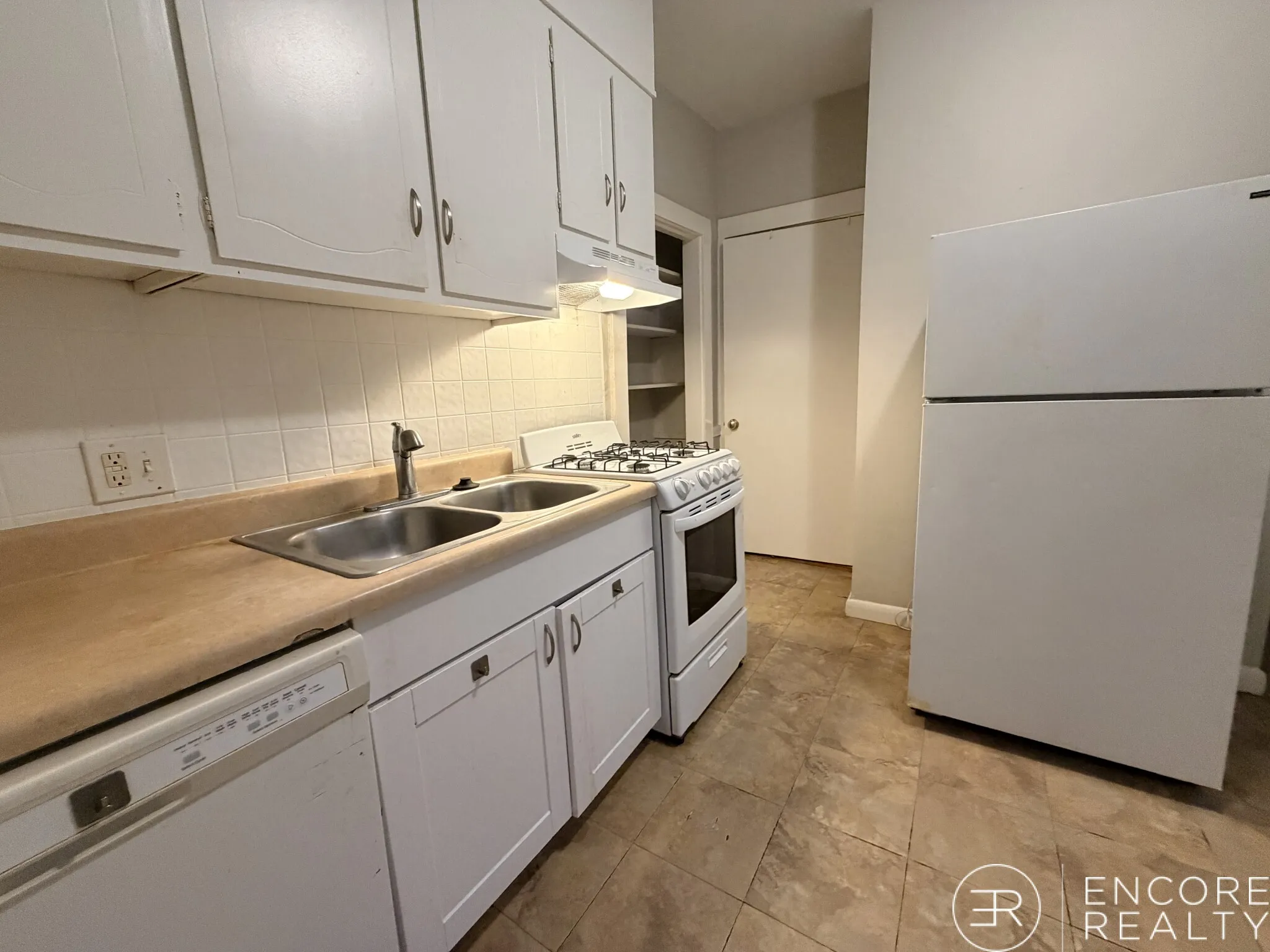 9 Elmer St, Riverside