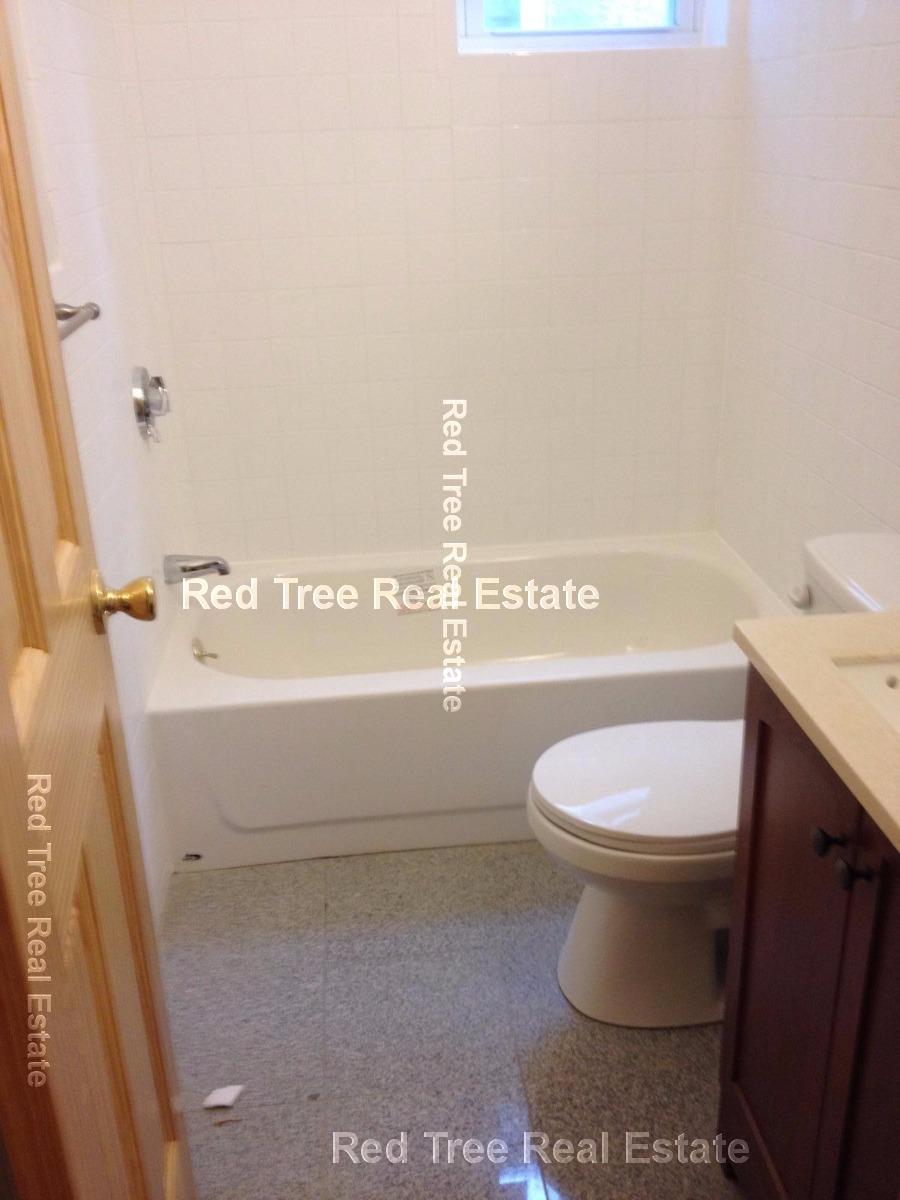 10 Moreland St, Roxbury