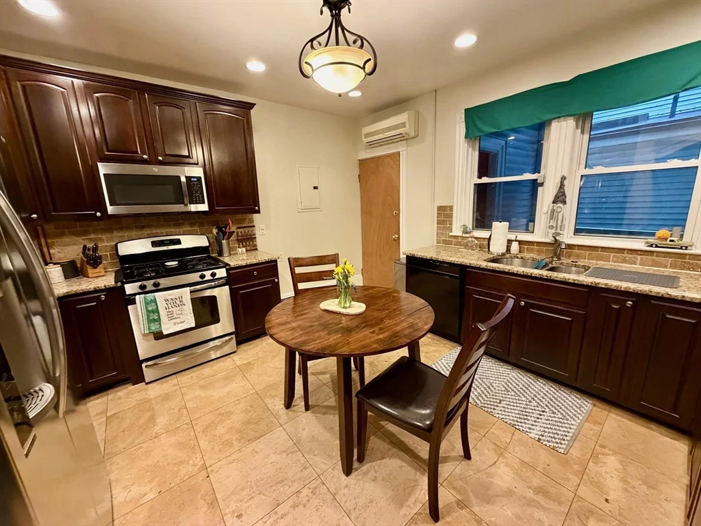 18 Homer St, Central Village