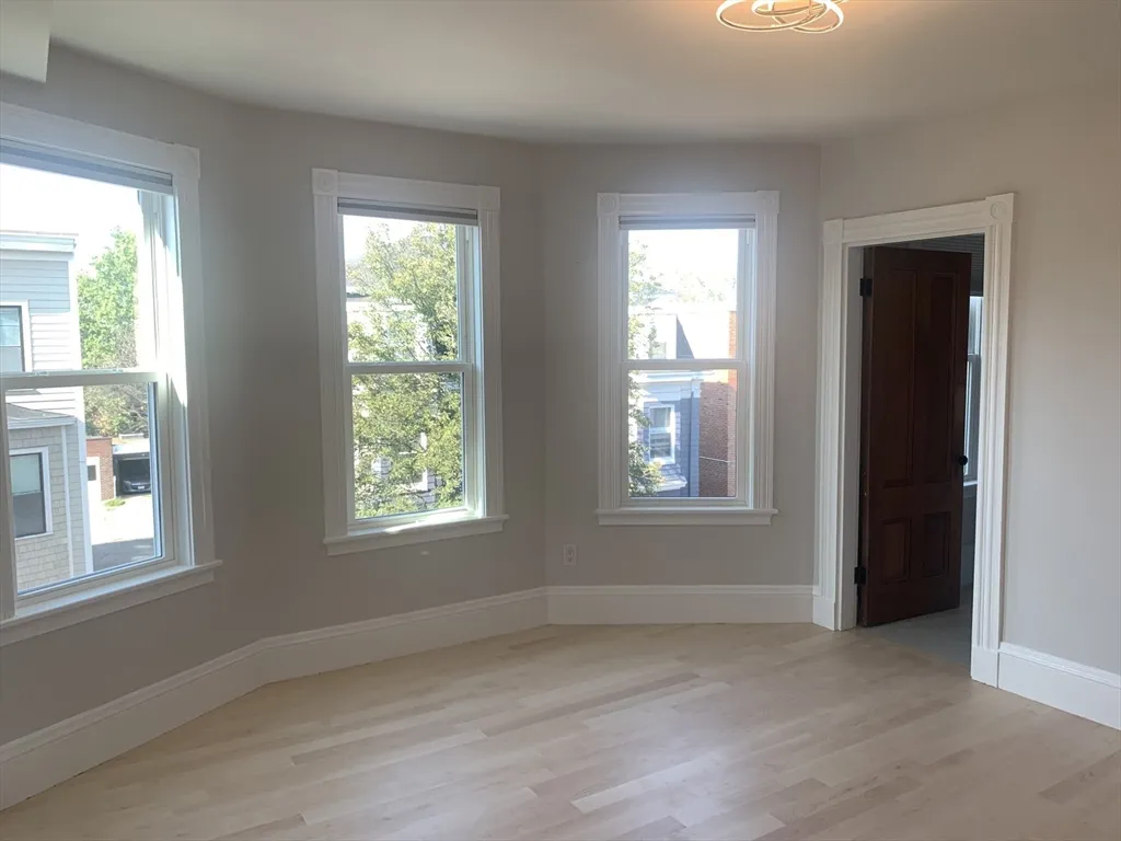 873 East 4th St, South Boston