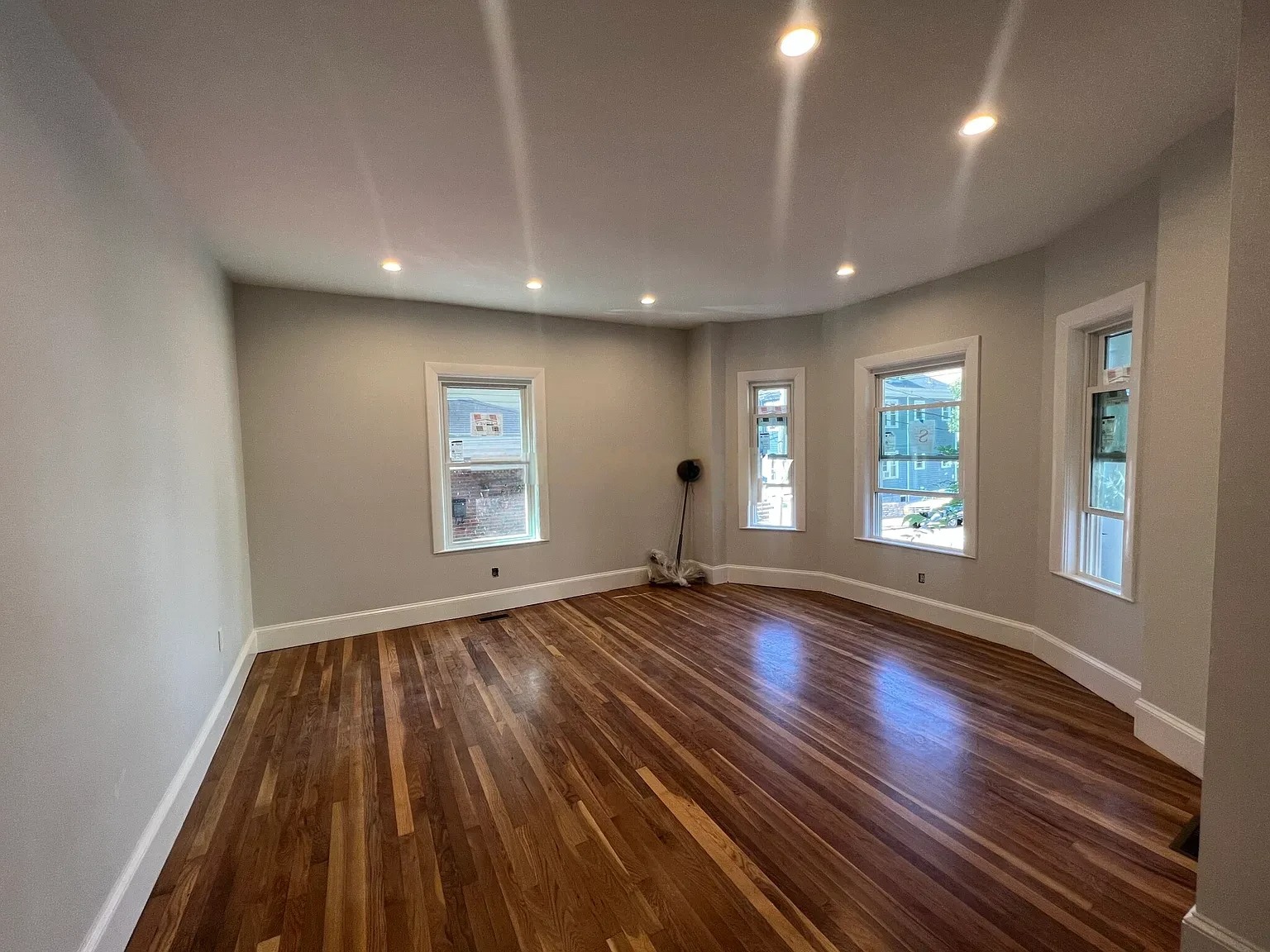 55 Lowell St, Spring Hill