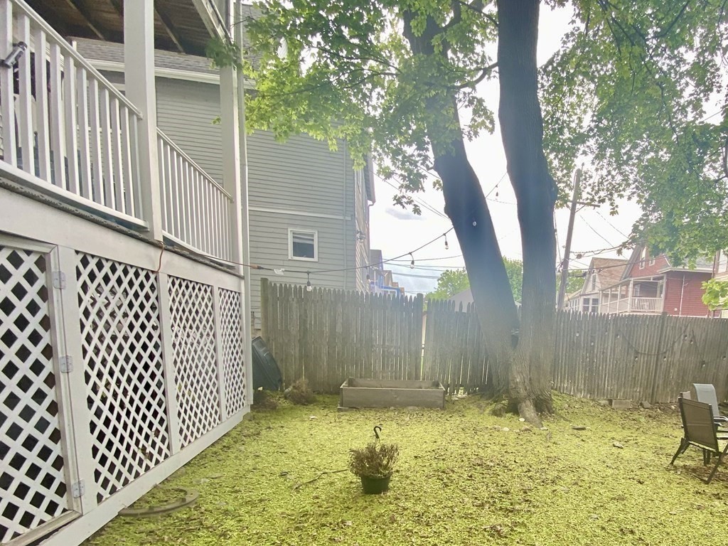 911 Broadway, Davis Square