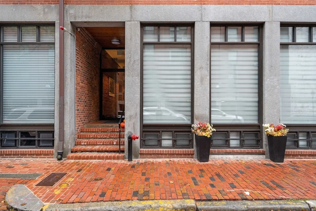 130 Fulton St, Waterfront