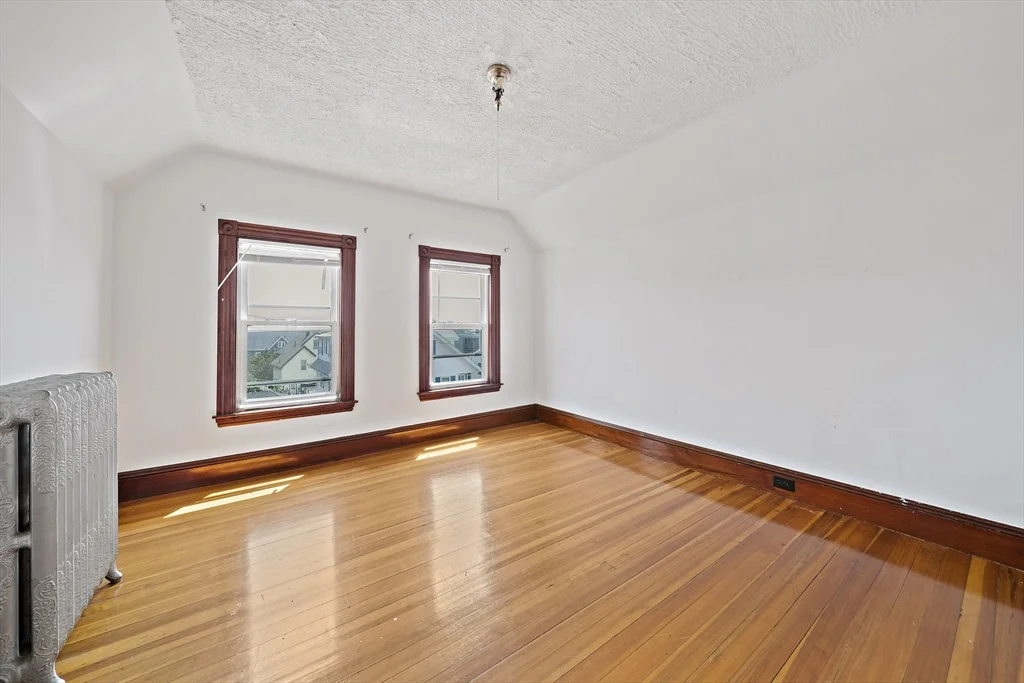 14 Stuart St, Everett