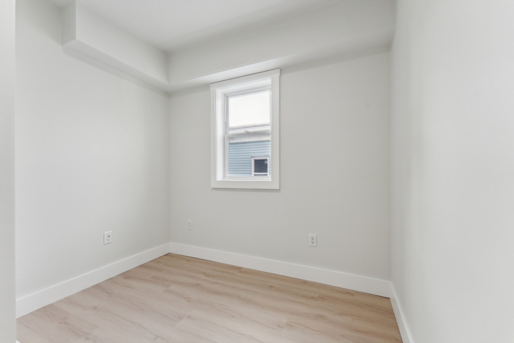 47 Brackett St, Oak Square