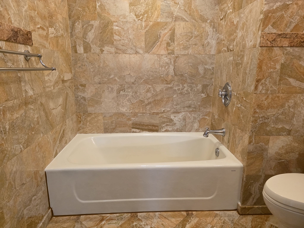 4 Hickey Dr, Framingham