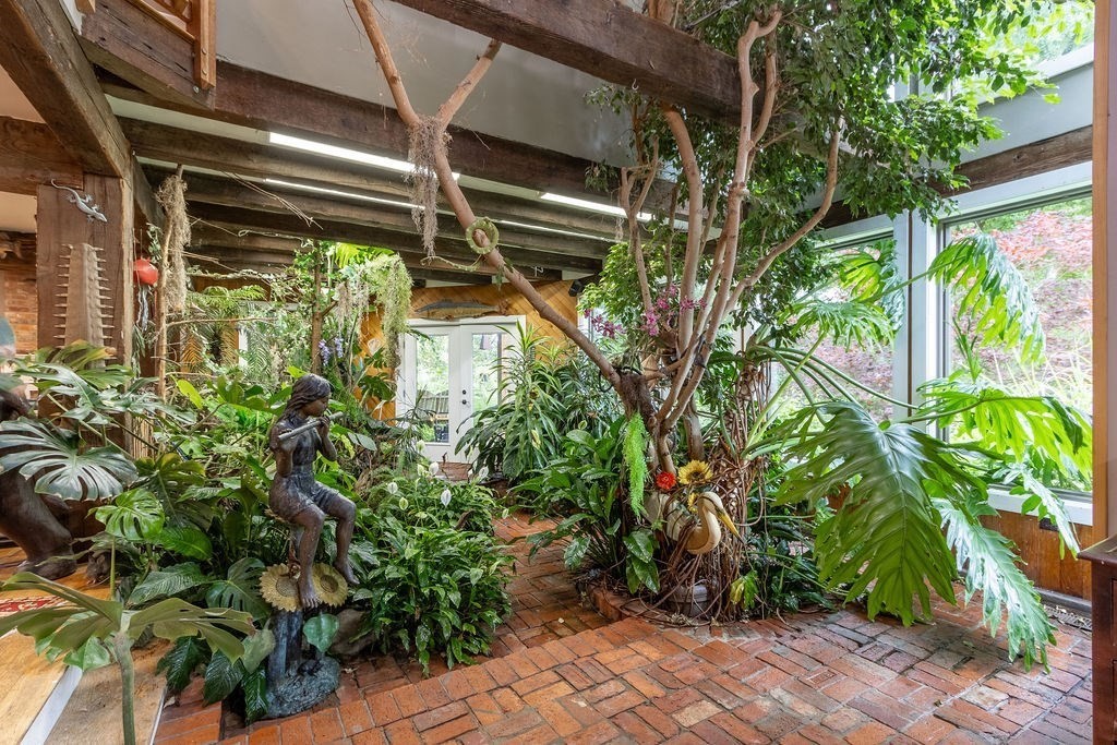 210 Washington St, Sherborn