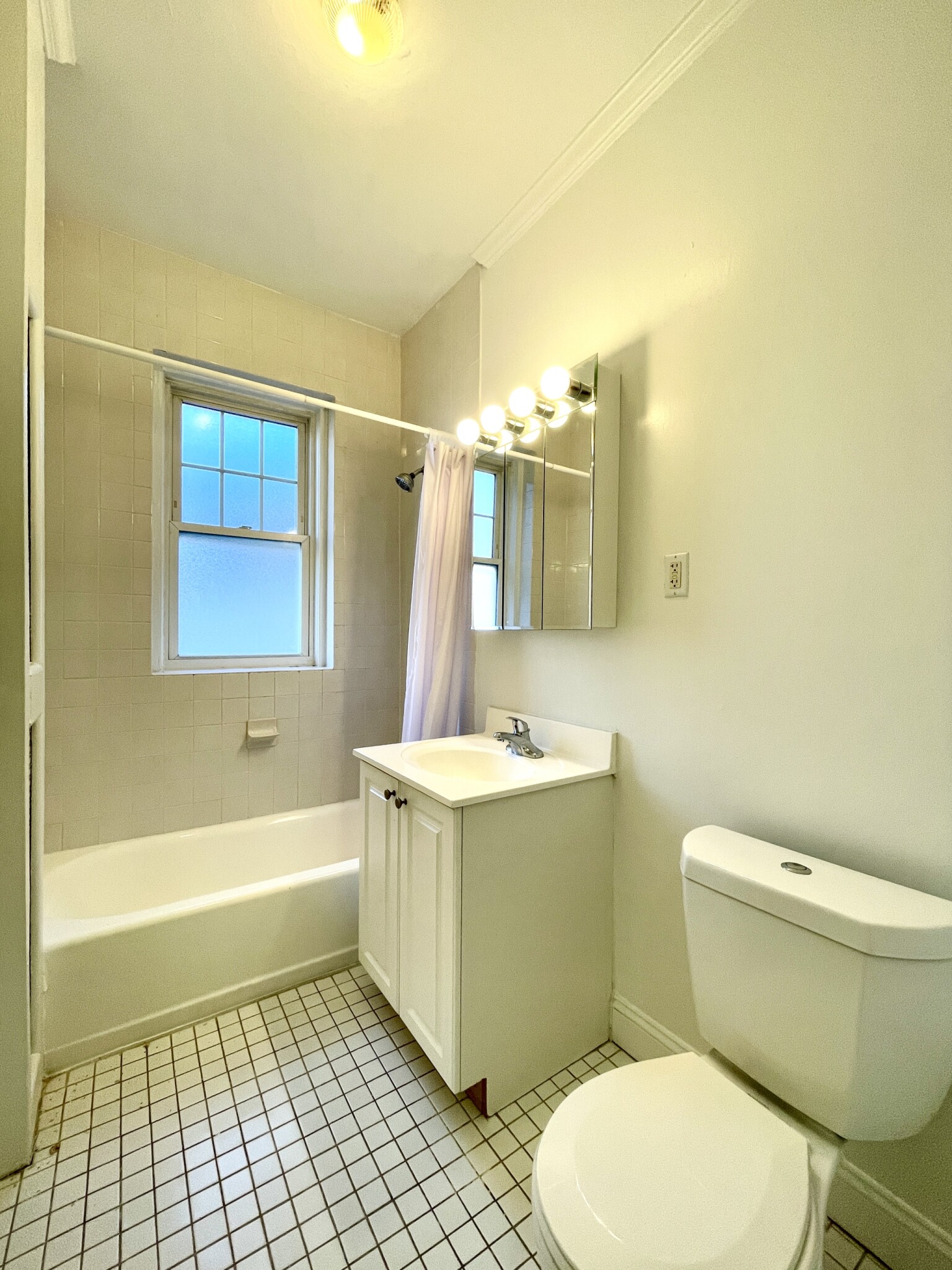111 Kilsyth Rd, Brighton