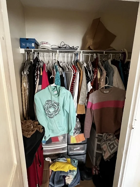 797 Main St, Amherst