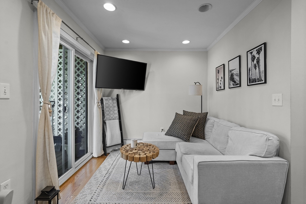 7 Burrill Pl, South Boston