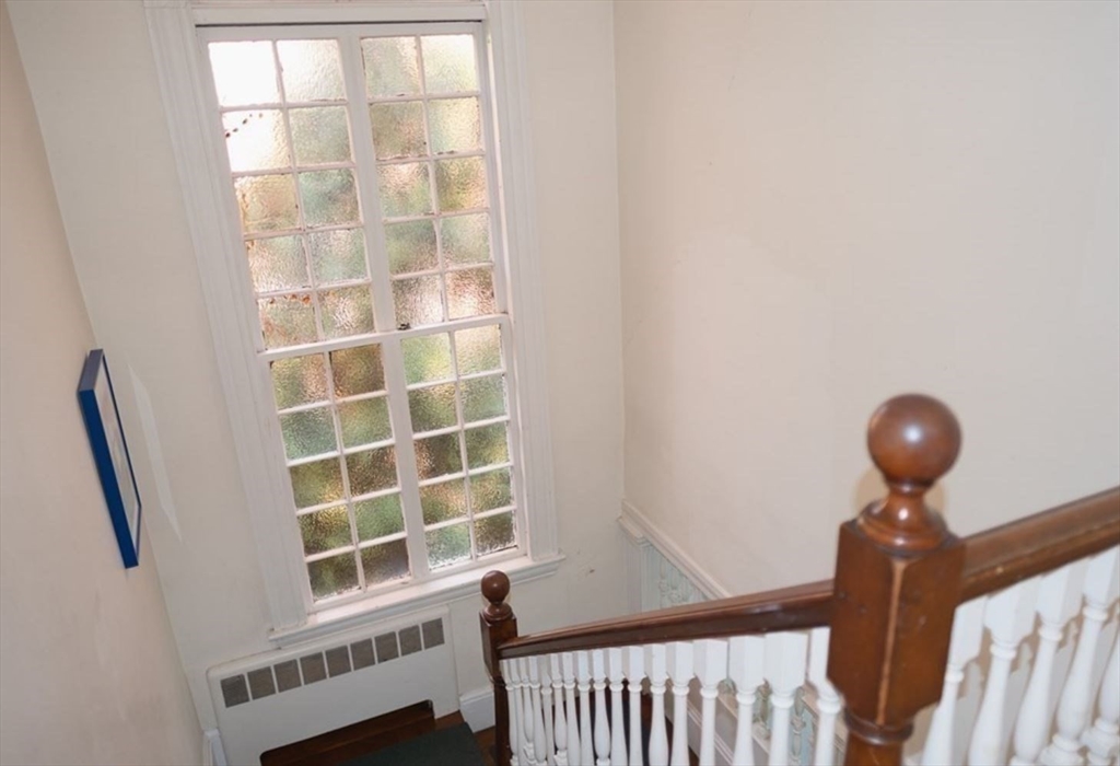 4 Spray Ave, Marblehead