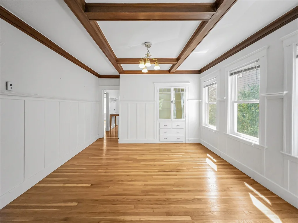 23 Kingsboro Park, Jamaica Plain