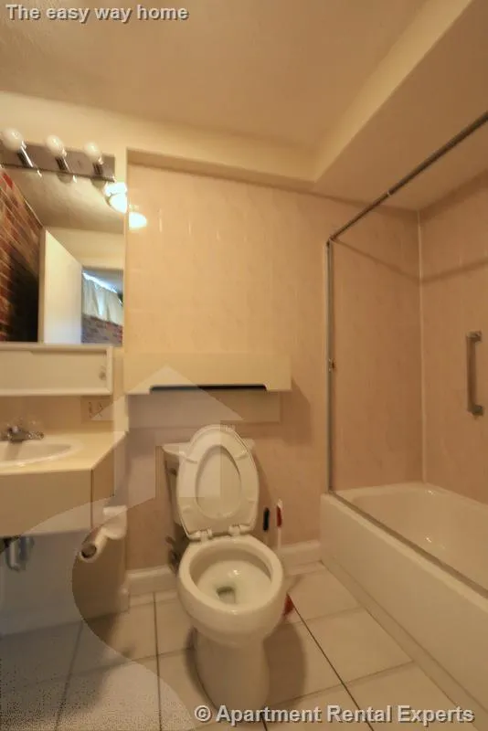 12 Mt Auburn St, Harvard Square