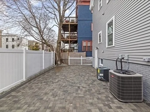 17 Cameron Ave, North Cambridge