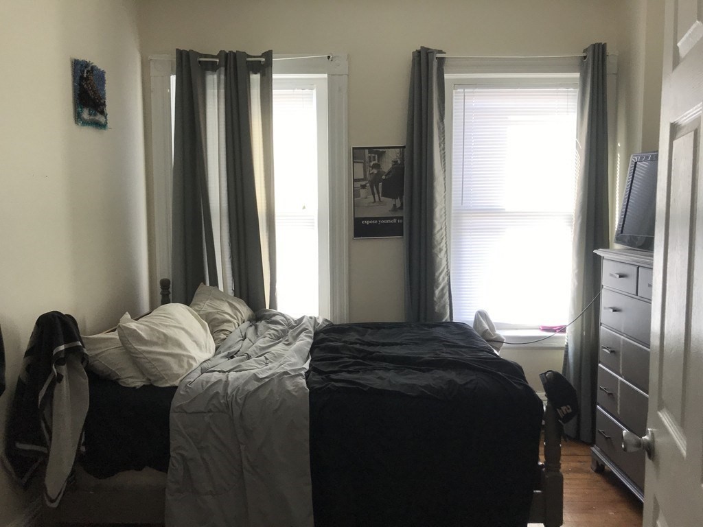 111 H St, South Boston