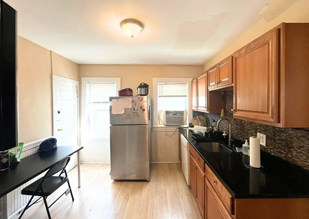 3907 Washington St, Jamaica Plain