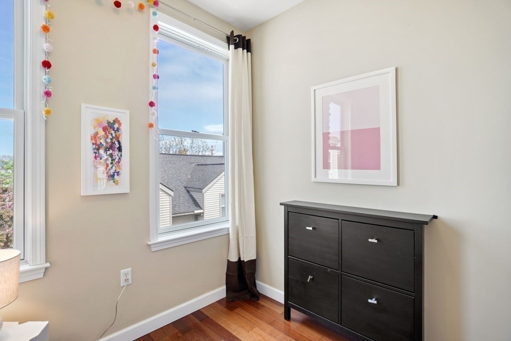 267 Bolton St, South Boston