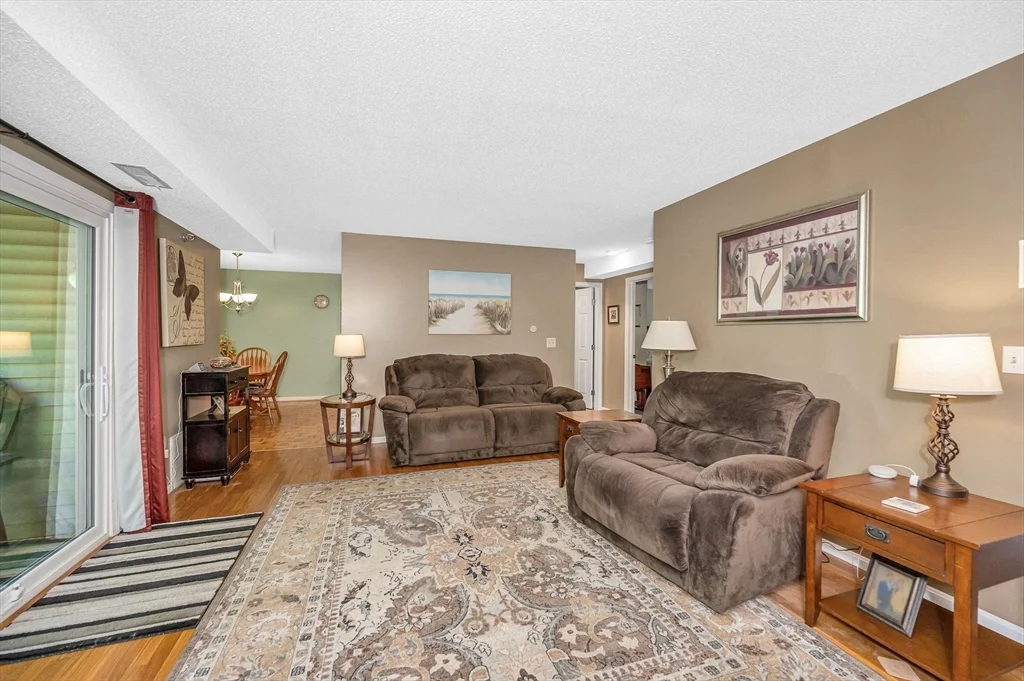 124 Tennis Plaza Rd, Dracut