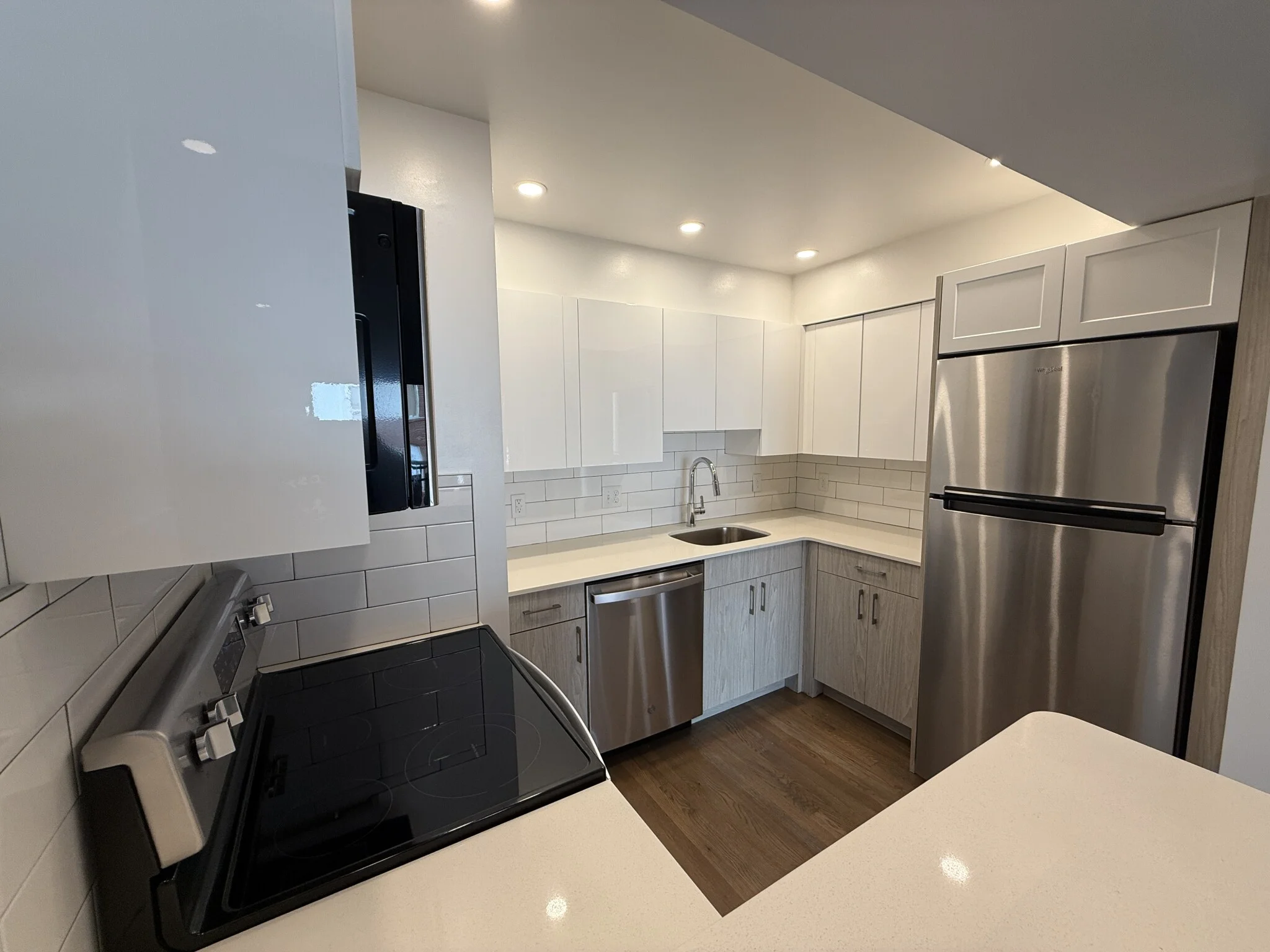 320 Hammond Pond Pkwy, Chestnut Hill