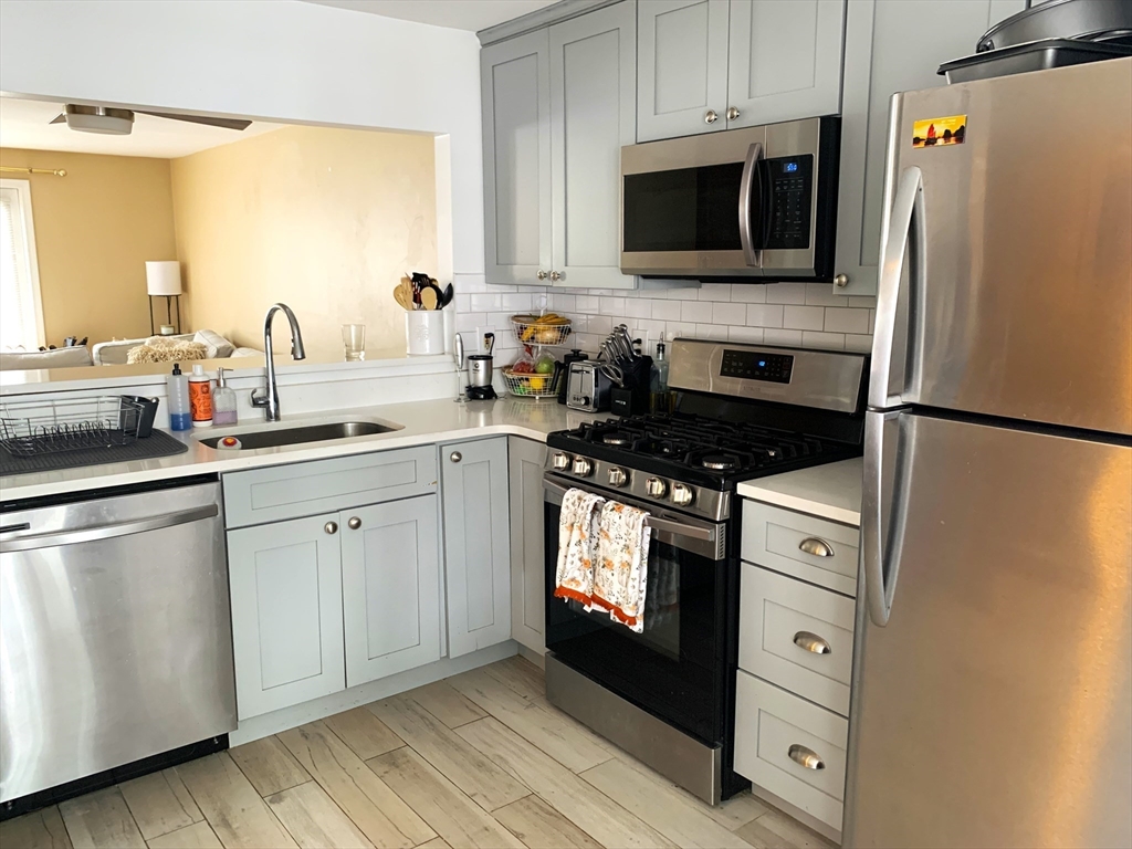 213 West 6th St, South Boston