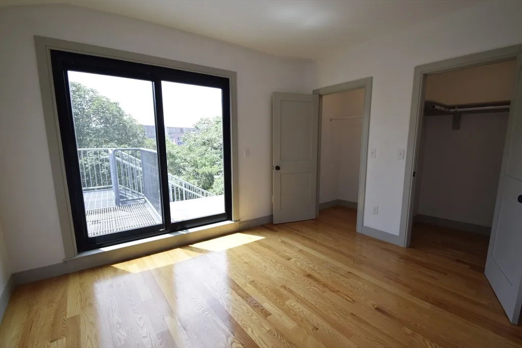 15 Maywood St, Roxbury