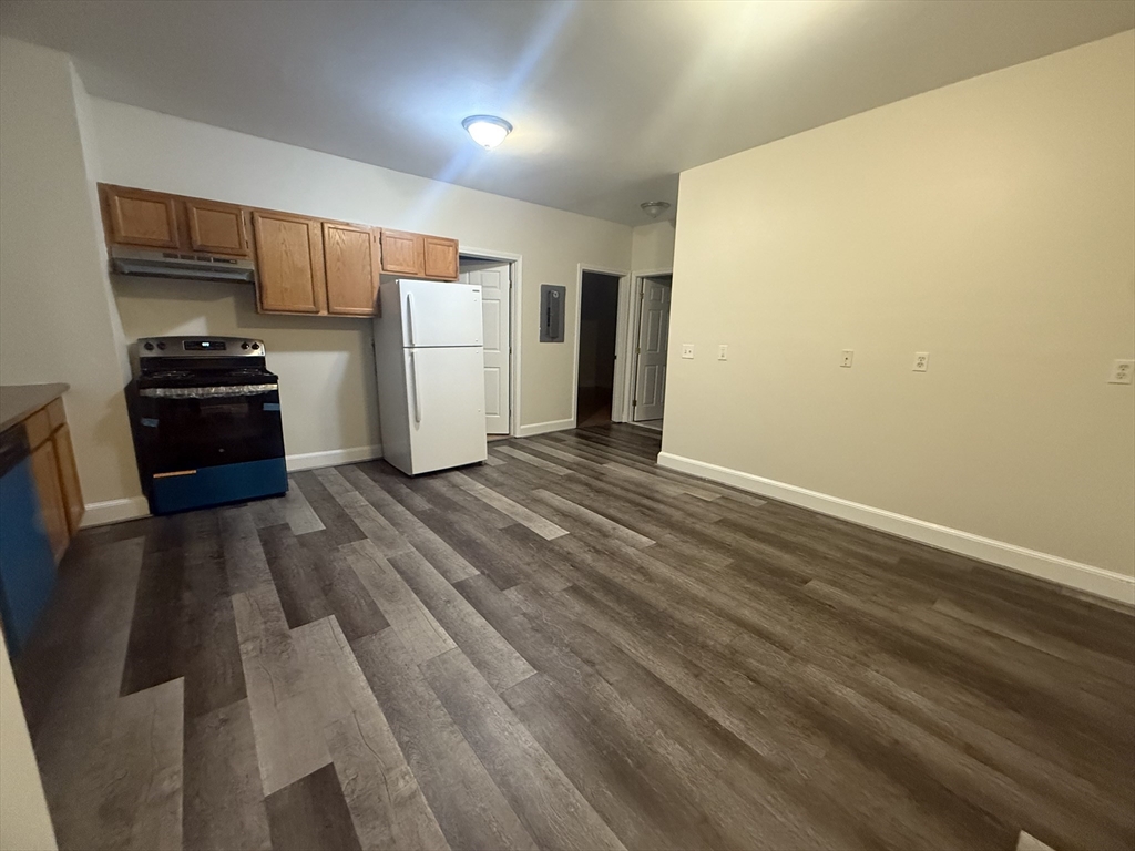 15 Oakes Ave, Southbridge