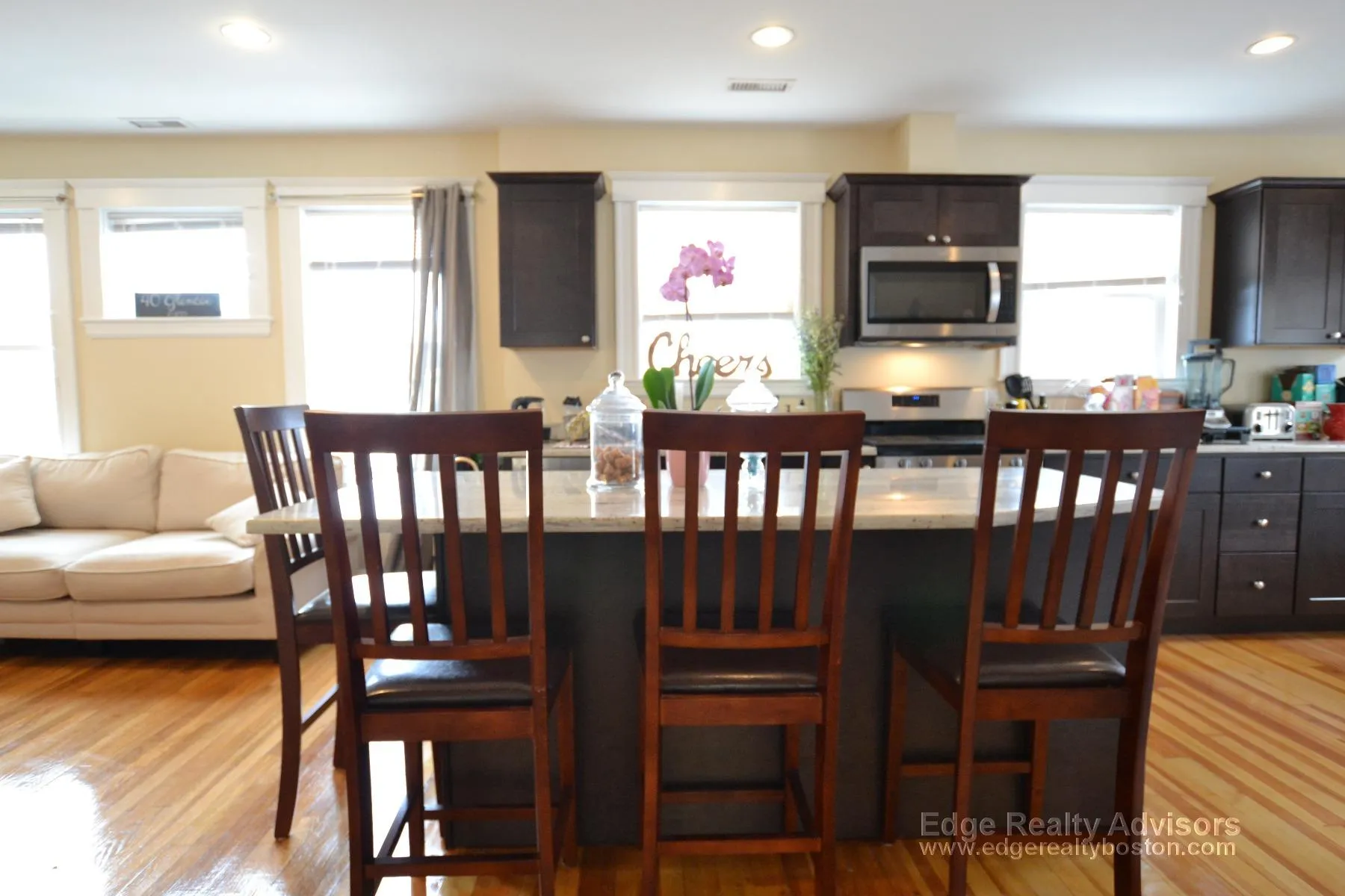 40 Glencoe St, Oak Square