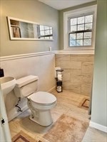 18 Spring Valley Rd, Burlington