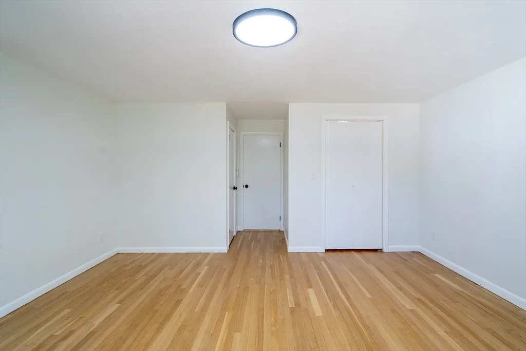 11 Maine Ave, Natick