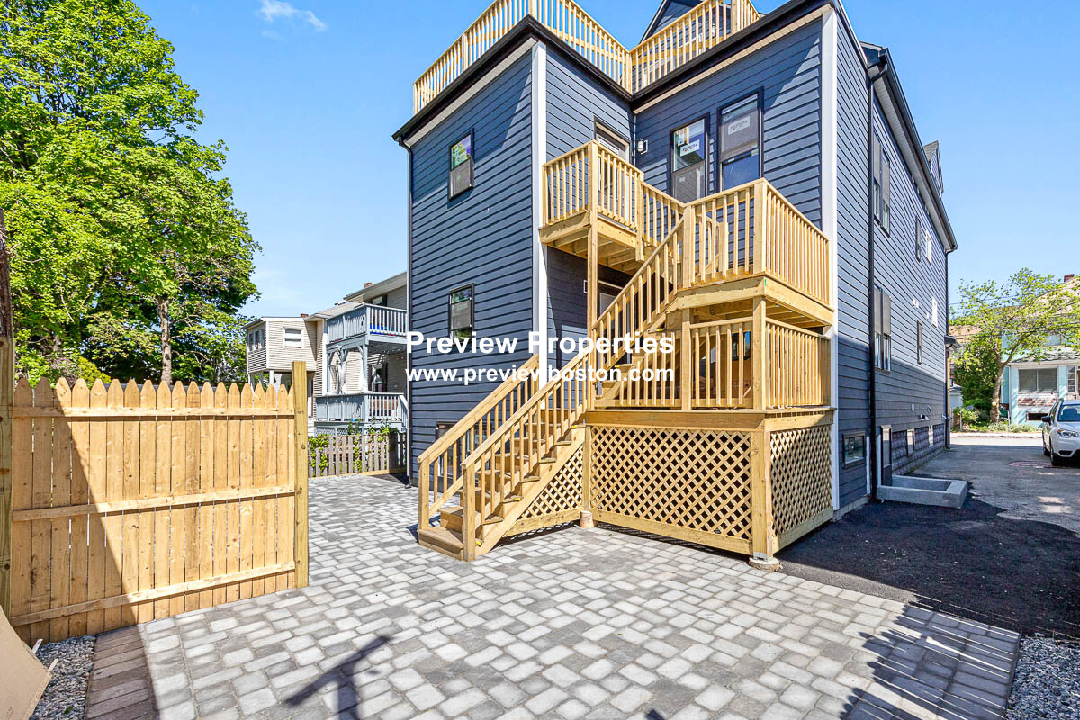 70 Stanley Ave, South Medford