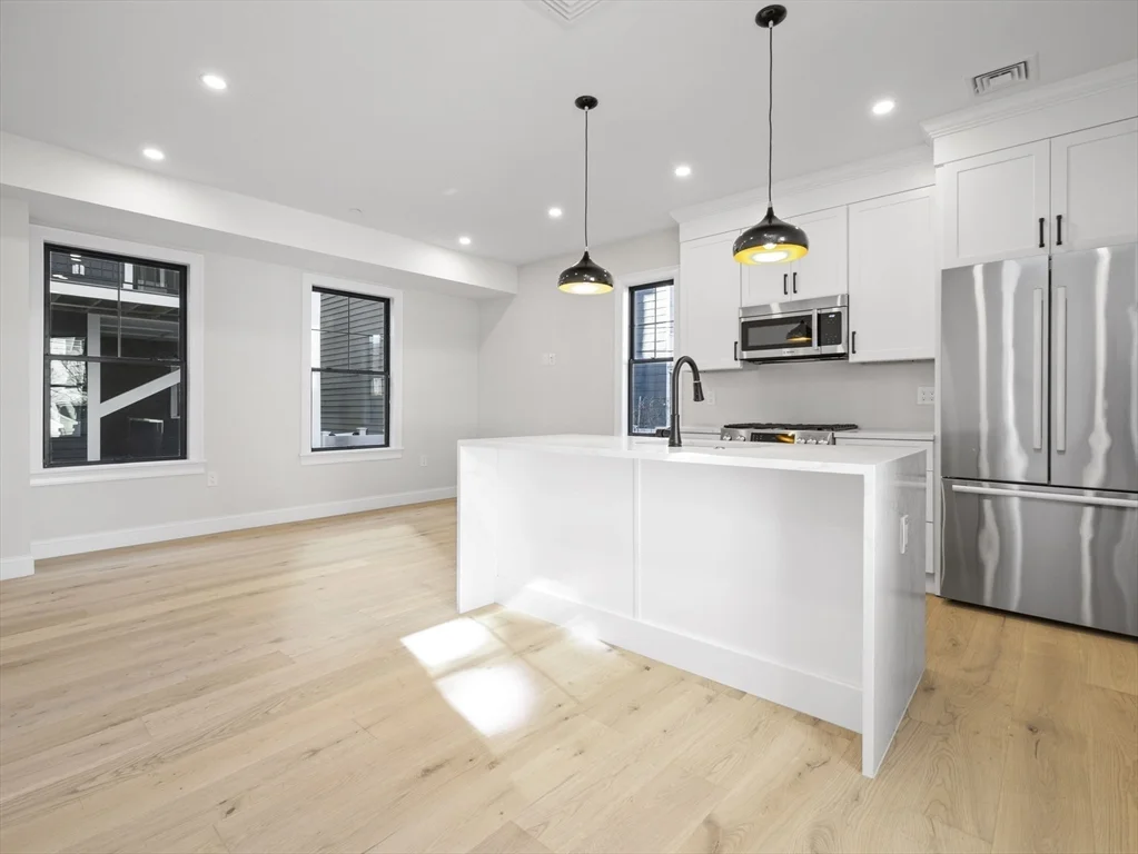 48 Woodward St, South Boston